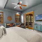 Fam-Friendly Cabin Retreat Hot Tub Game Room