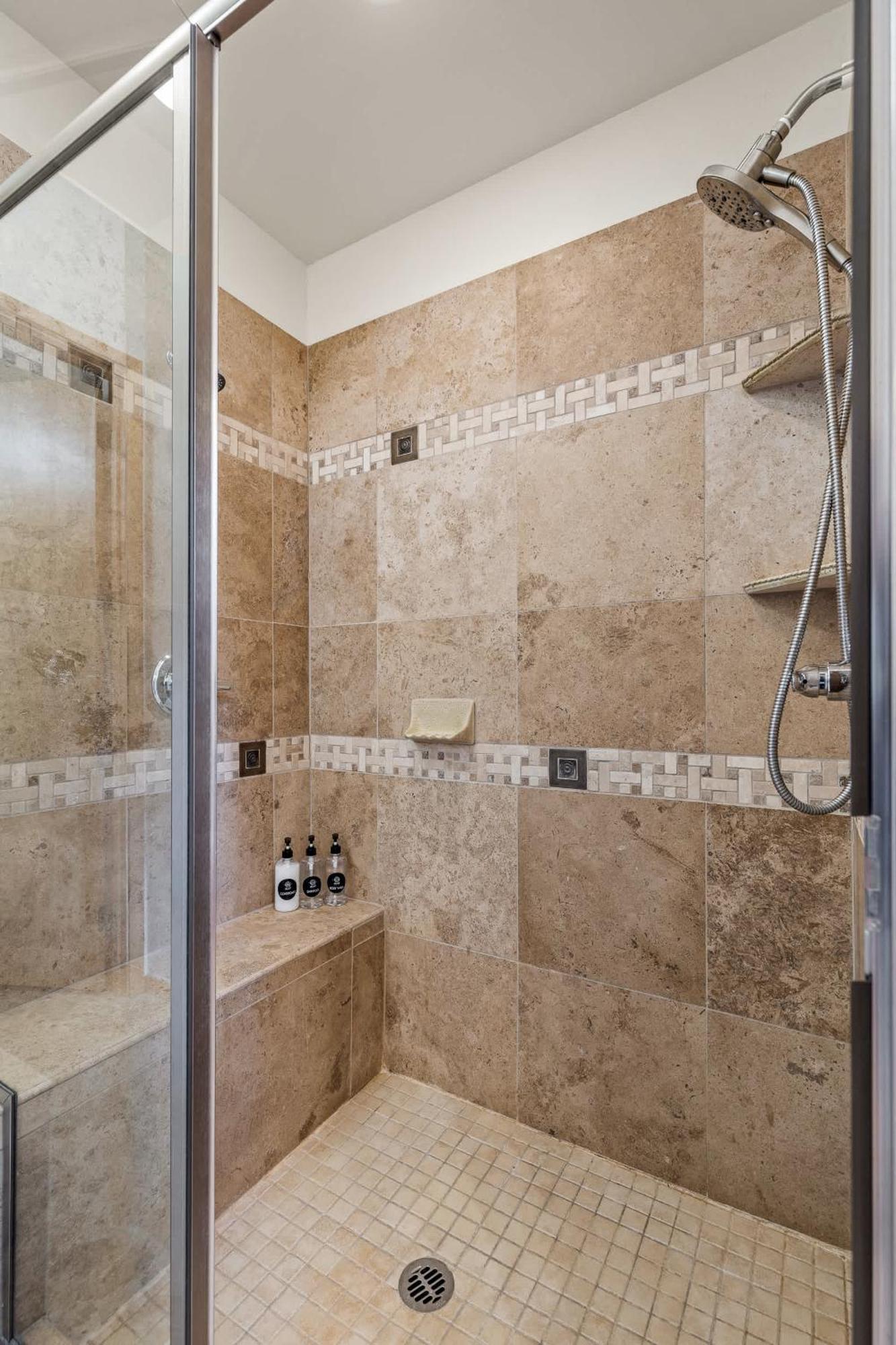 Fam-friendly Retreat Hot Tub Game *
